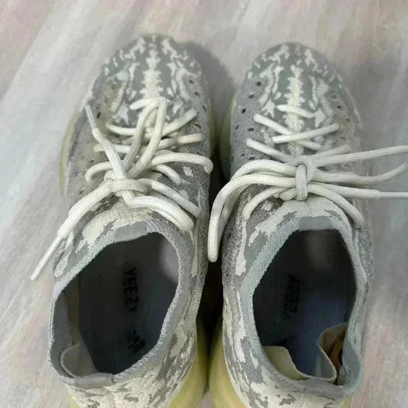 adidas gazelle silver green womens ADIDAS YEEZY BOOST 350 V3 PRIMEKNIT SNEAKERS EU 41 UK 7 US 8